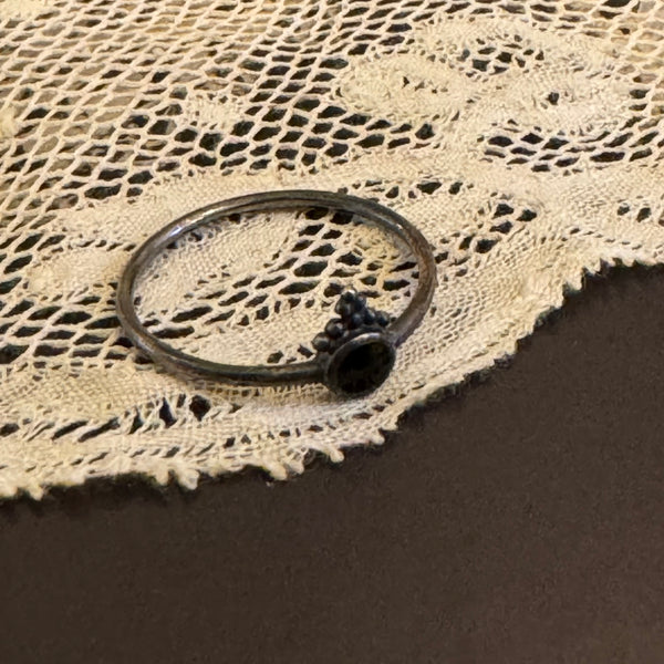 ‚Mini Zora‘ ring Onyx / 925 silver oxidized