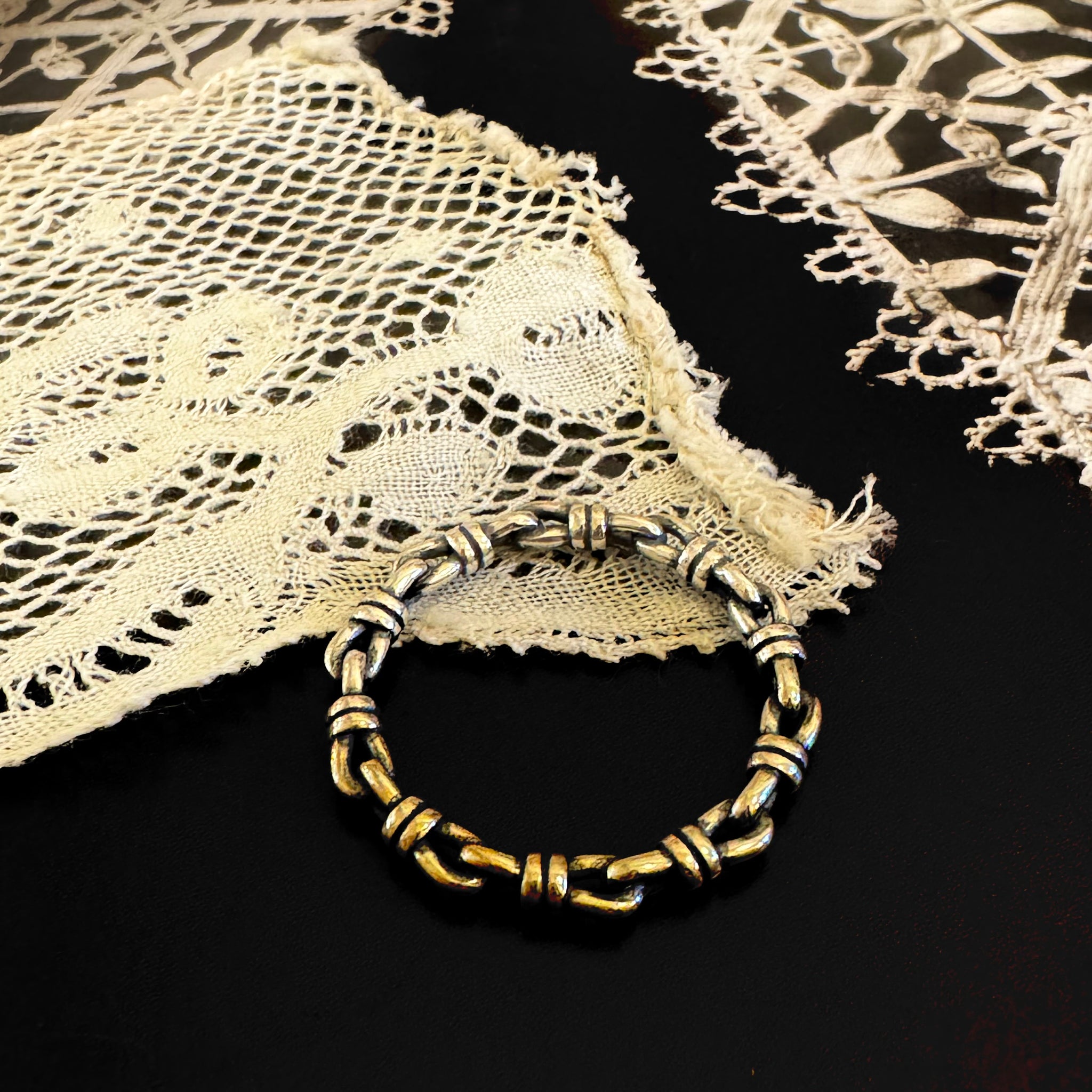 ‚Anita‘ knot ring/ 925 silver