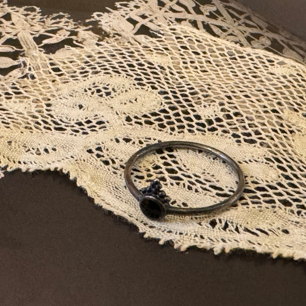 ‚Mini Zora‘ ring Onyx / 925 silver oxidized