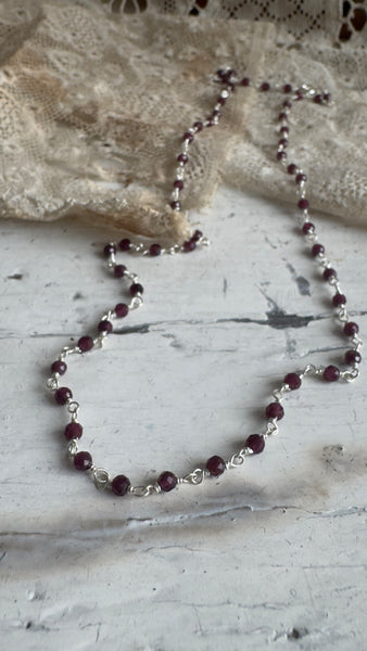‘Garnet’ rosary chain | 925 silver