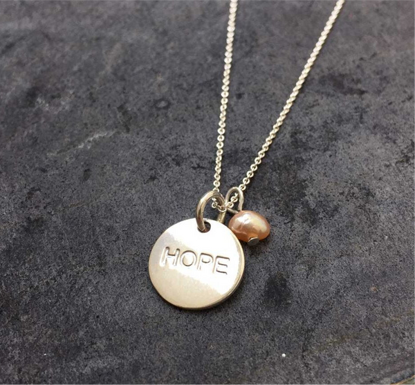 'hope’ coin & pearl necklace | 925 silver