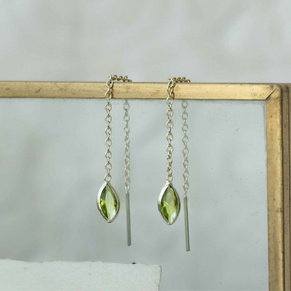 ‚Indra‘ chain drop earring / green
