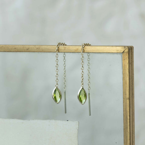 ‚Indra‘ chain drop earring / green