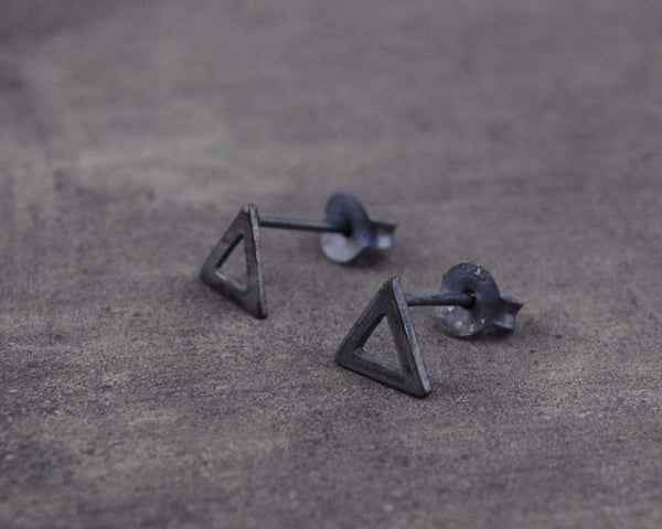 triangle earstuds | 925 silver oxidized