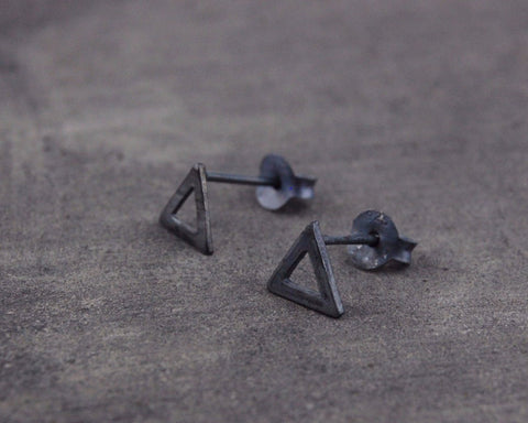triangle earstuds | 925 silver oxidized