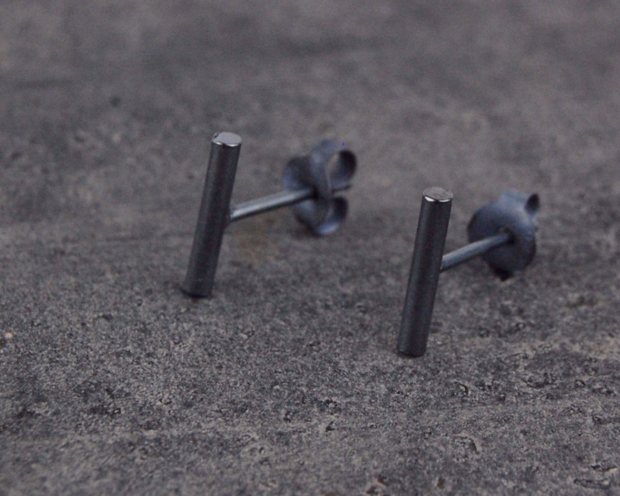 small stick earstuds | 925 silver oxidized