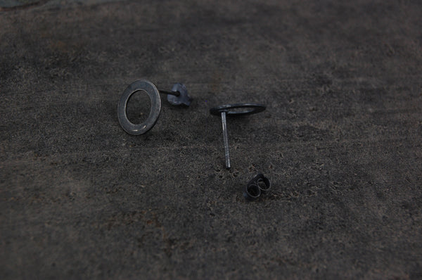 circle earstuds | 925 silver oxidized