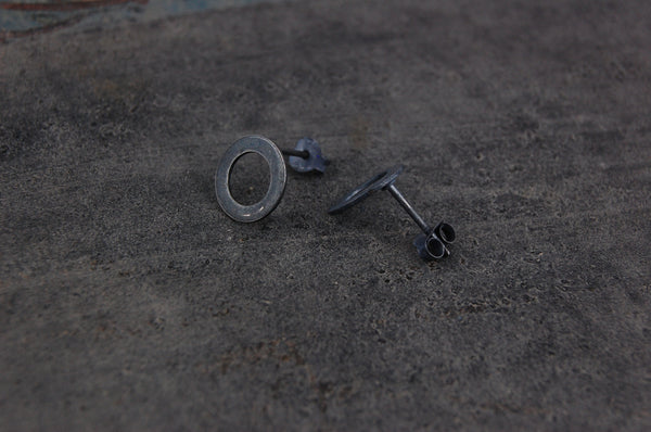circle earstuds | 925 silver oxidized