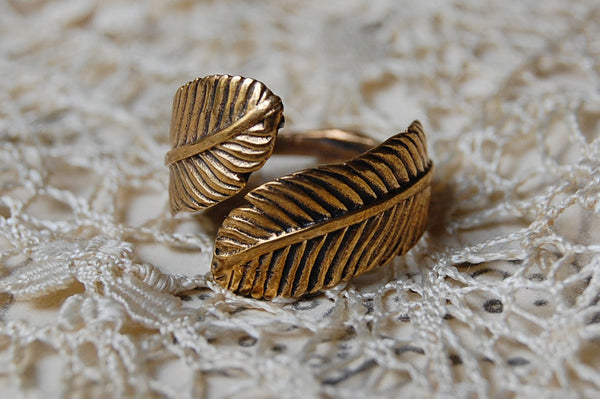 'feather' ring | bronze
