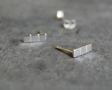 'grid' earstuds | 925 silver