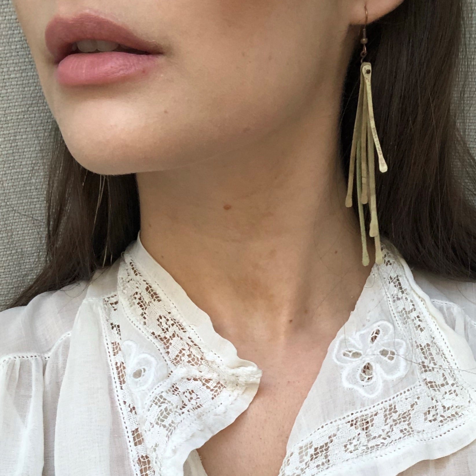 'Argentine stamen' earrings | oxidized copper