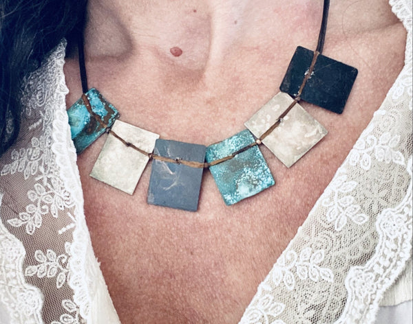 'Multicolor plates' necklace | Copper