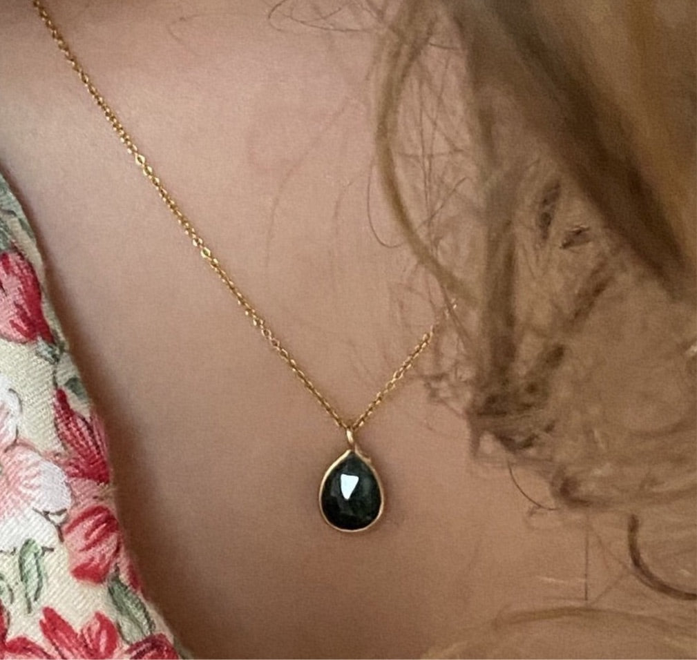 emerald | small necklace | 24k gold-plated