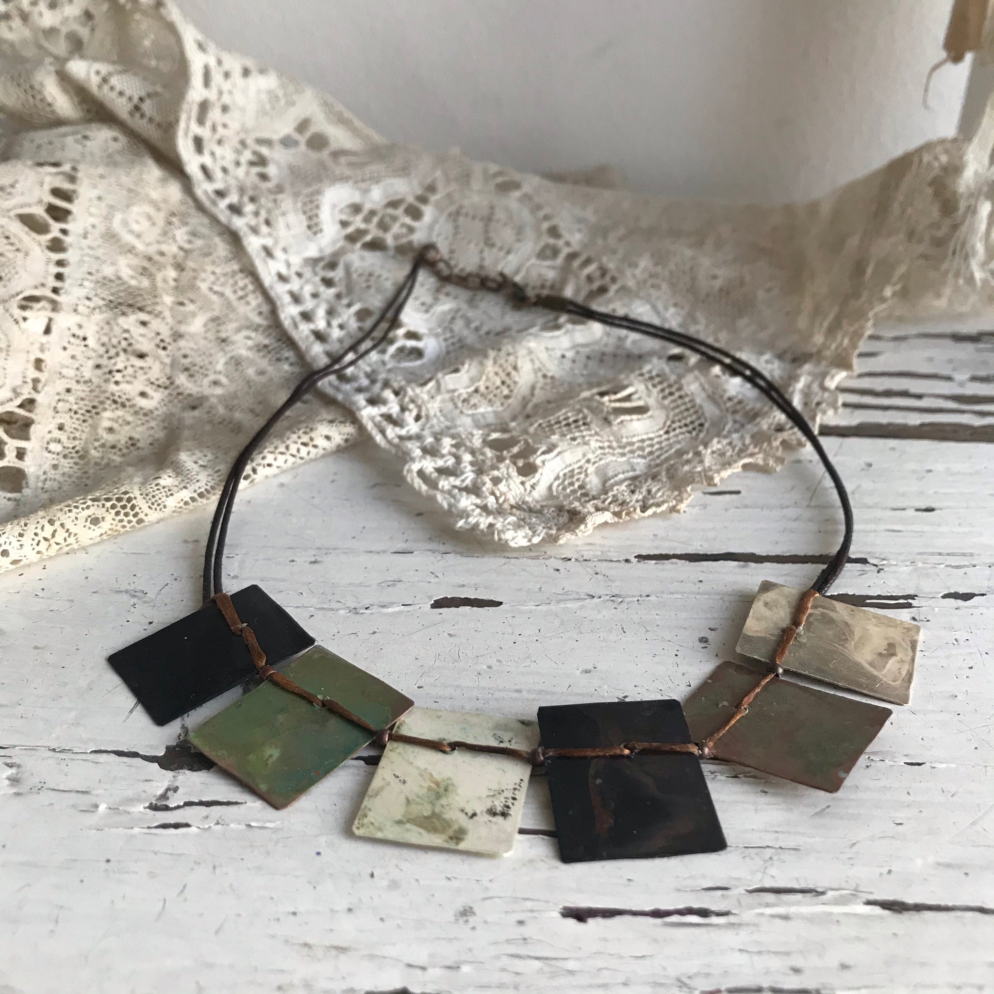 'Multicolor plates' necklace | Copper
