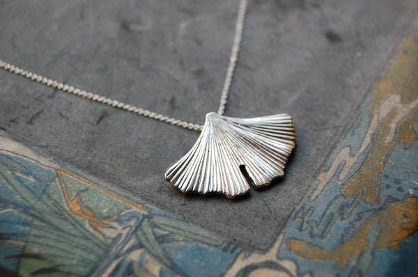 'ginkgo fan' necklace | 925 silver