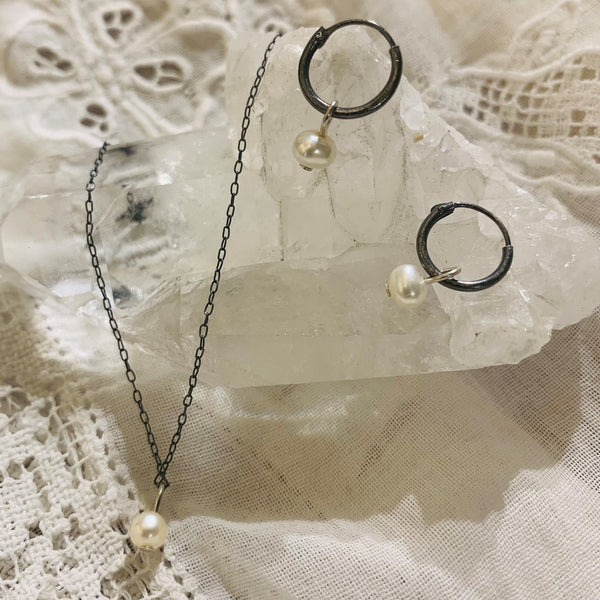 white pearl set | 925 silver oxidized